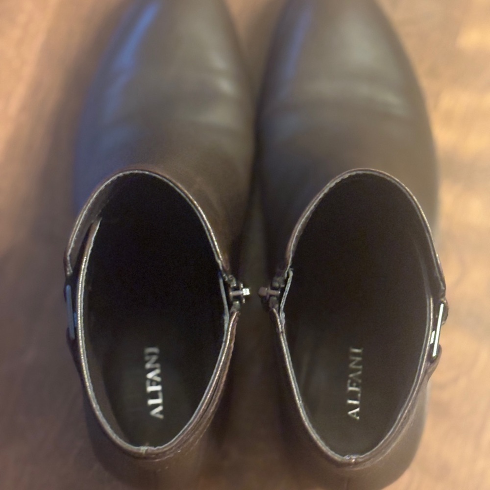Alfani ankle boots like new - Picture 7 of 7